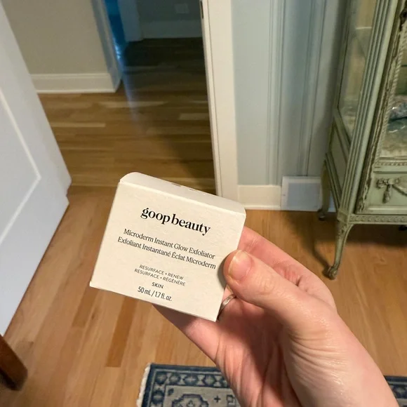 Goop Beauty Microderm Instant Glow Exfoliator - Cream - Picture 4 of 7